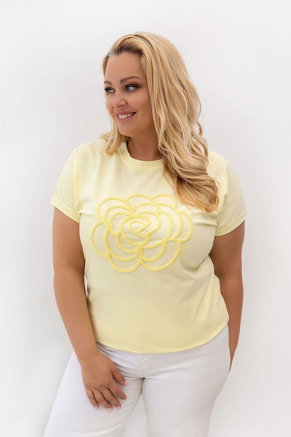 Plus size T-shirt model 230449 Relevance